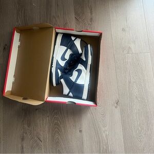 Nike dunk high championship navy (grade school size)